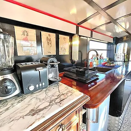 Hotel Luxury The Gatsby Bus Un Voyage Experience Guia (Faro)